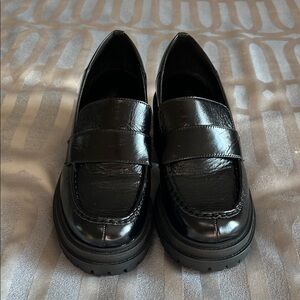 Michael Kors Black Rocco Leather Loafers
Size 8